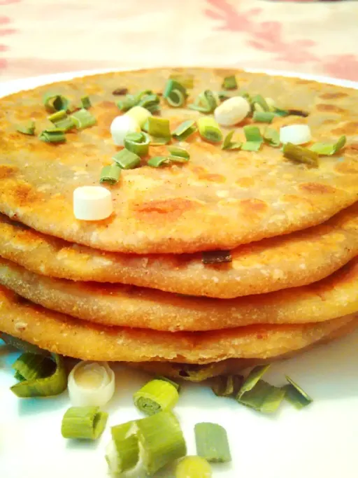 Aloo Lasan Cheese De Parathe