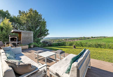 House with pool and terrace 3