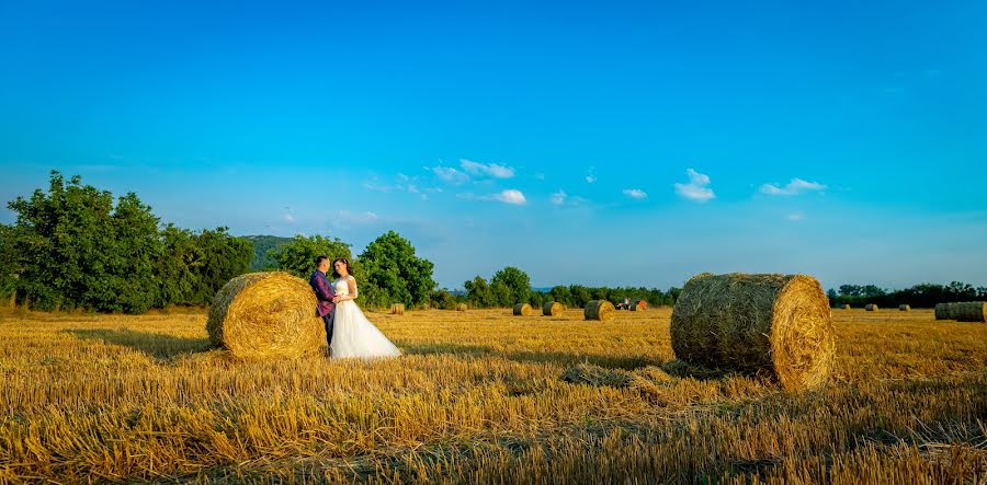 結婚式の写真家Claudiu Mladin (clau)。5月15日の写真