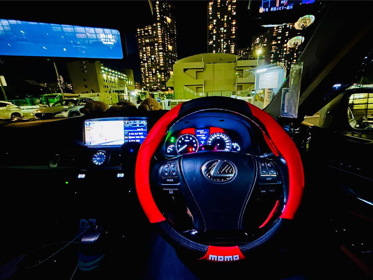 LSの夜の車内空間・お題投稿・車内は夢が詰まってます✨・翼号はホンモノ(ﾟ∀ﾟ)✨✨✨・愛車ある生活はこの上ない幸福感に満ち溢れている✨✨✨に関するカスタム事例の投稿画像3枚目