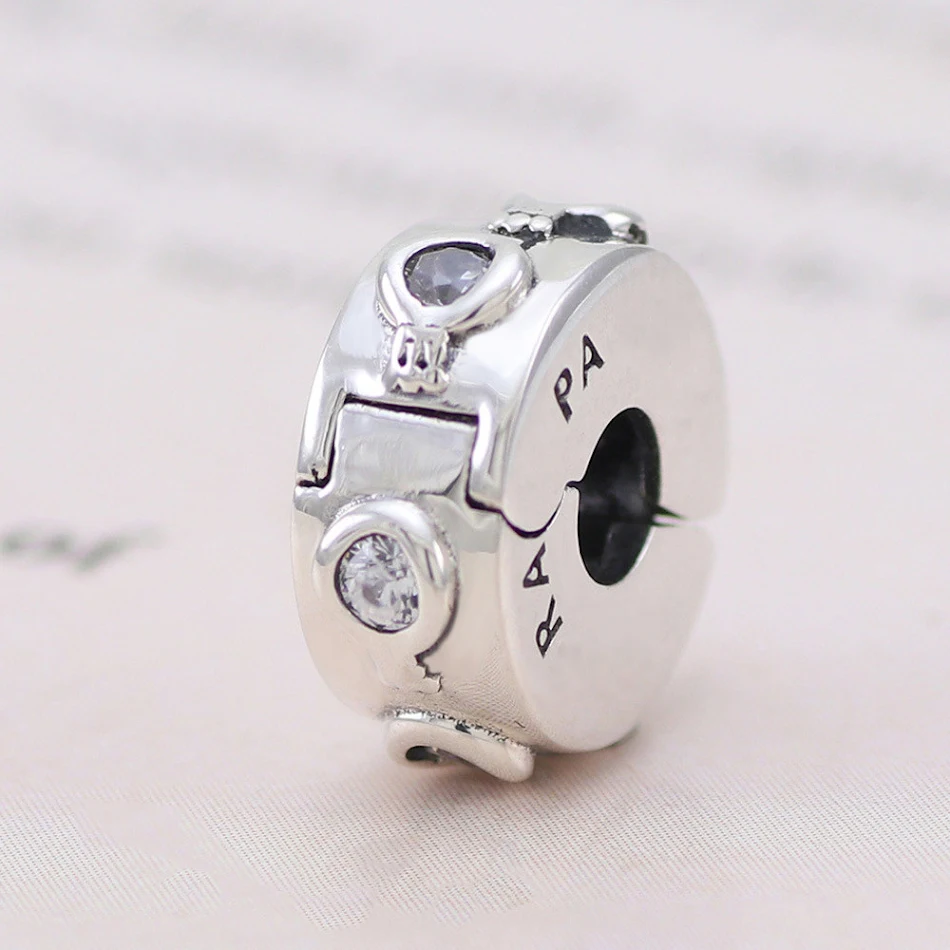 Crown letter O bracelet fixing clip