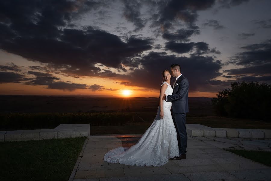 Fotografo di matrimoni Károly Nagy (karolynagy). Foto del 14 novembre 2019