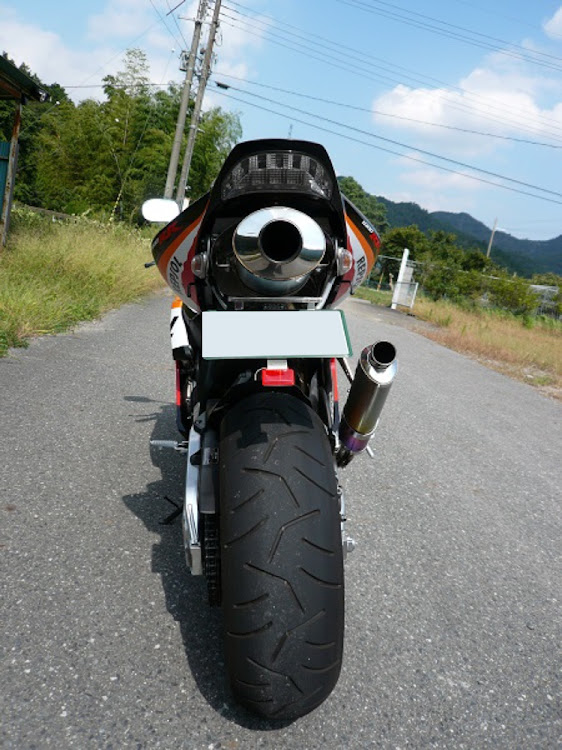 ワトソンさんが投稿したバイク・単車・CBR1000RR・レプソルカラーに関するカスタム事例の投稿画像1枚目