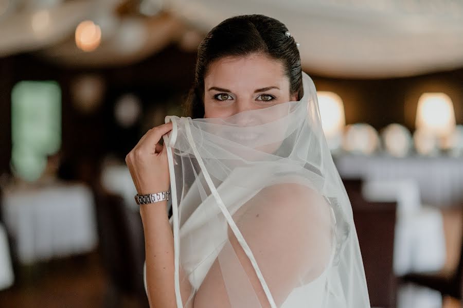 Wedding photographer Erika Vági (emlekmorzsak). Photo of 2 March 2023