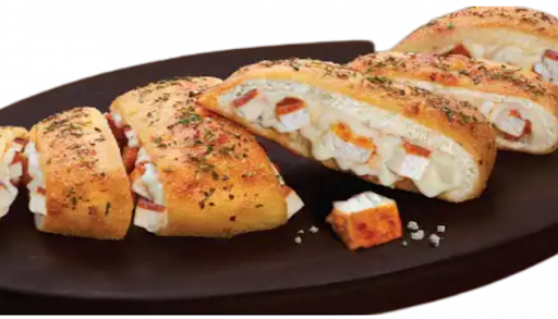 Paneer Stuffed Garlic Bread,