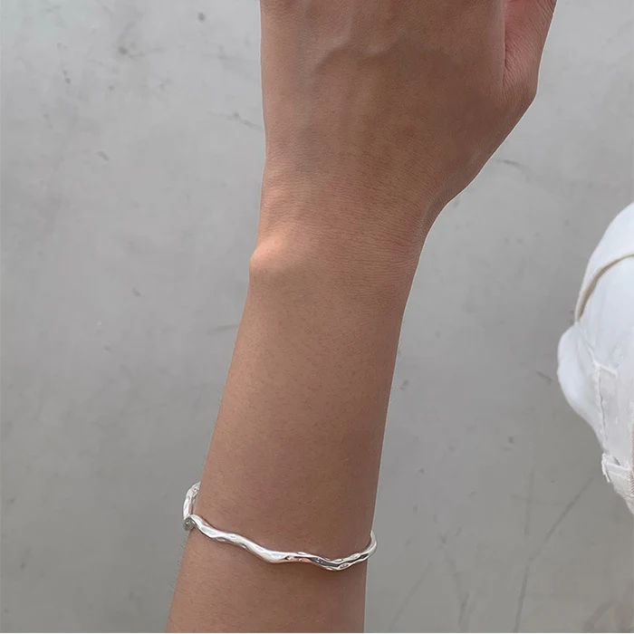 Title 5, Bracelet Mobius torsadé en argent sterling 925....