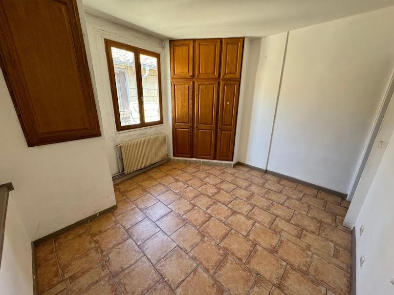 Location  appartement 3 pièces 85 m² à Beaucaire (30300), 775 €