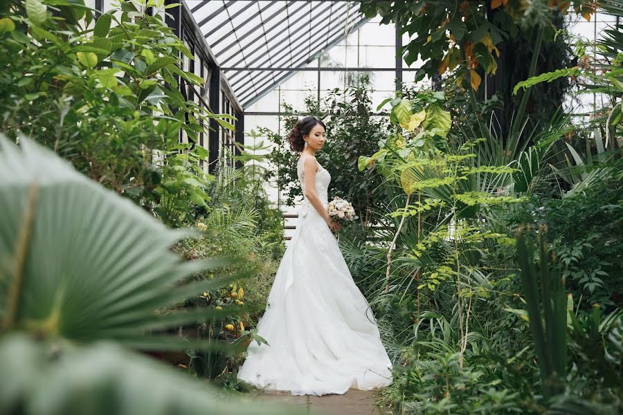 Fotógrafo de casamento Artem Kuzmichev (kuzmichev). Foto de 28 de janeiro 2017