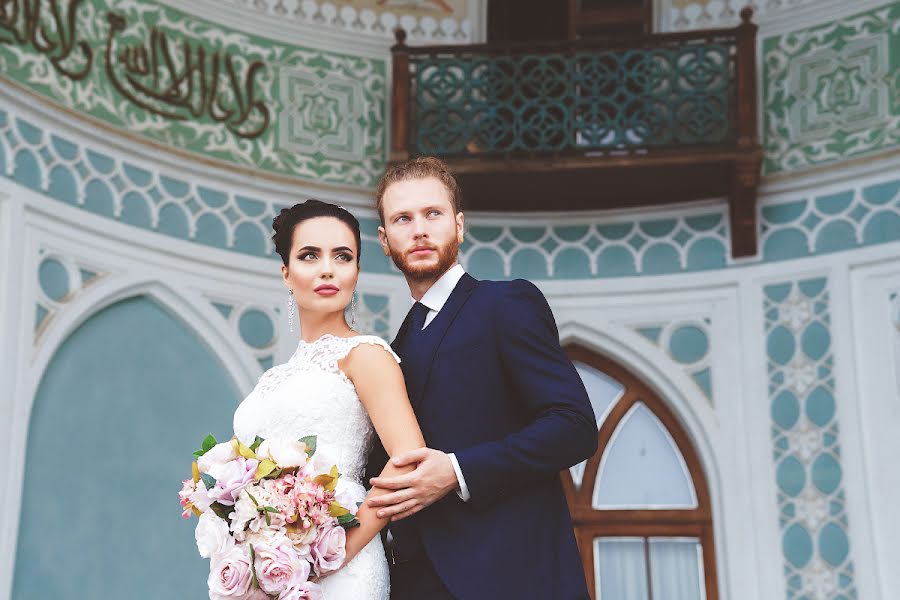 Fotógrafo de casamento Vlada Goryainova (vladahappy). Foto de 29 de setembro 2016