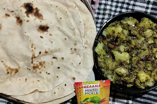 Aloo Methi Dry Sabji With 6 Roti And Mixed Pickle