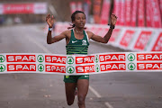 Ethiopian Tadu Nare wins the Spar Women’s Challenge in Maritzburg.
