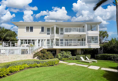 House with garden and terrace 1