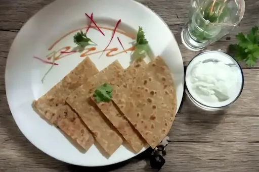 Jain Paneer Tawa Paratha With Curd