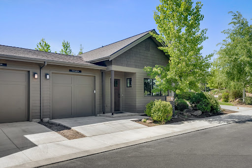 Buy this luxury house in Bend (United States) - Modern house with garage and green garden