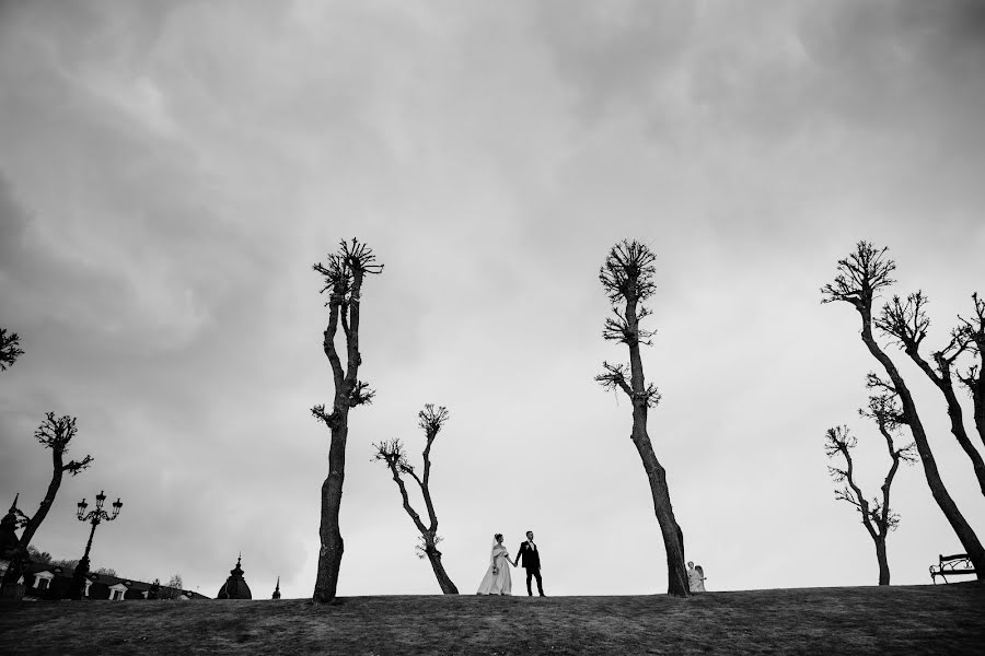 Fotógrafo de casamento Roksolyana Miron (lyanausyamyron). Foto de 13 de outubro 2022