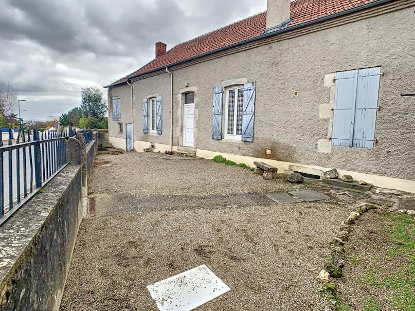 Vente maison 4 pièces 109 m² à Creuzier-le-Vieux (03300), 170 000 €