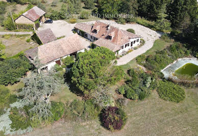 Propriété avec piscine et jardin 3