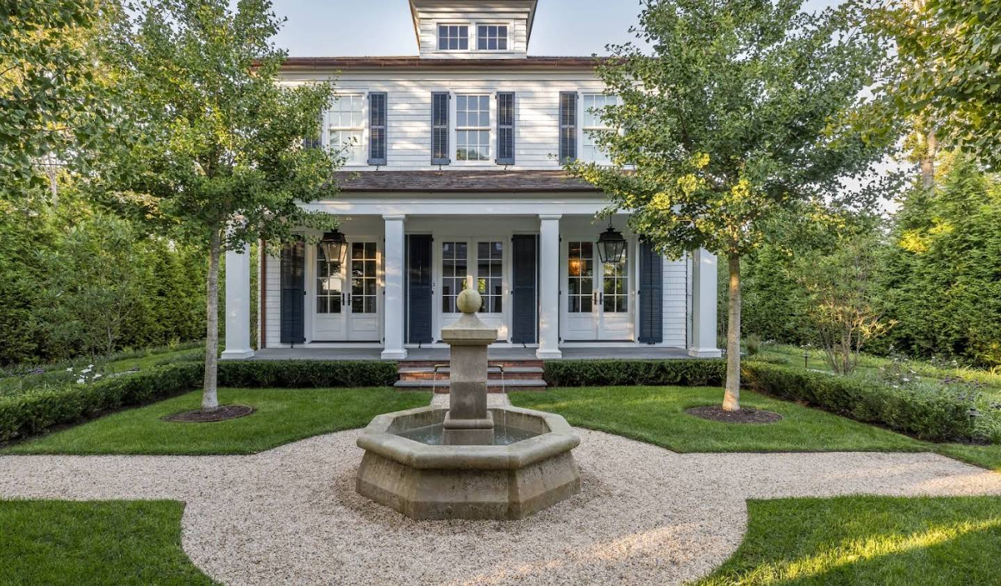 House with pool Wainscott