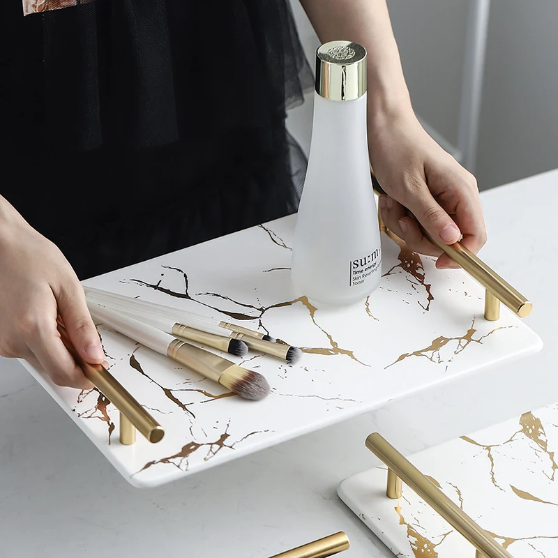 Rechthoekig keramiek dienblad met marmerlook – ideaal voor serveren, sieraden presenteren of je interieur stijlvol te decoreren.