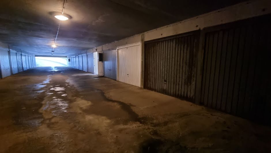 Vente parking  12 m² à Saint-Gilles-Croix-de-Vie (85800), 28 000 €