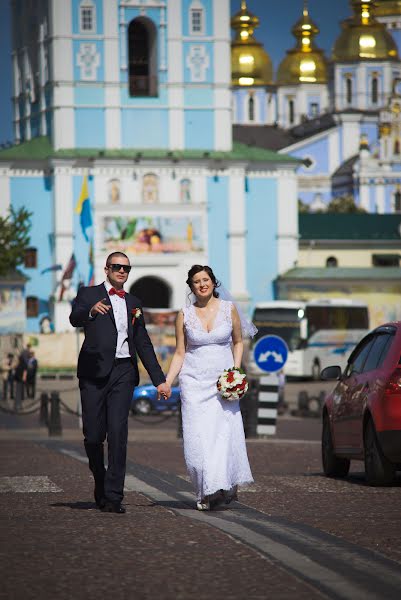 Fotógrafo de casamento Yura Yakovenko (drug108). Foto de 21 de junho 2014