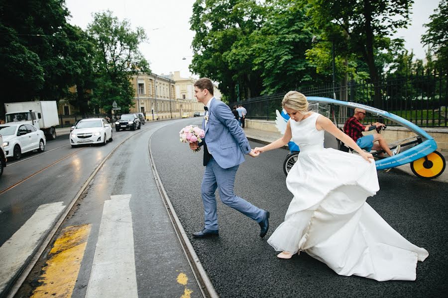 Wedding photographer Aglaya Zhuravleva (shadoof). Photo of 19 August 2017