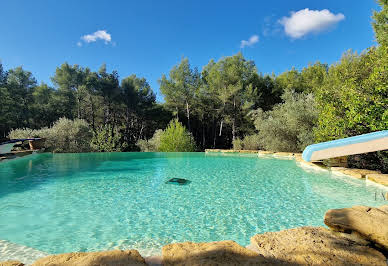 Maison avec piscine et terrasse 9