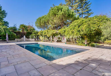 Property with pool 4