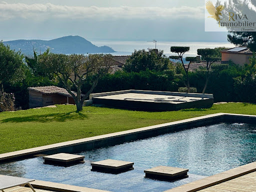 Villa avec piscine et jardin 4