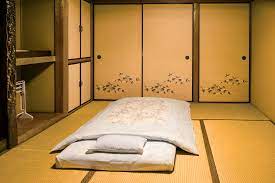 Tidur di Futon: Mengapa orang Jepang tidur di lantai?