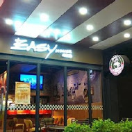 Easy House 美式蔬食(台北世貿店)