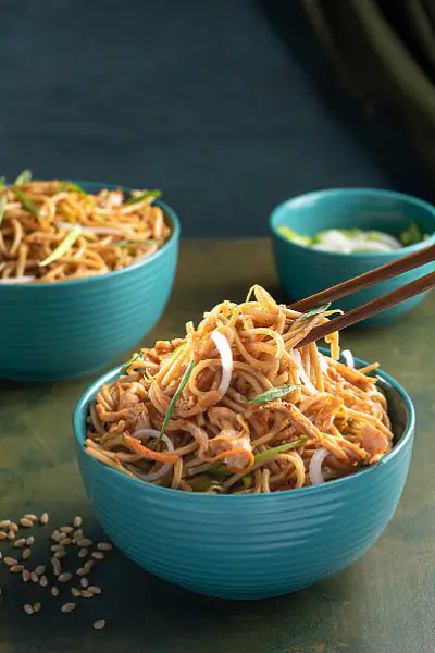 Veg Wheat Hakka Noodles