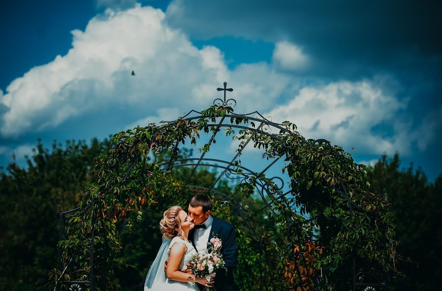 Fotografo di matrimoni Mariya Pashkova (lily). Foto del 11 agosto 2017