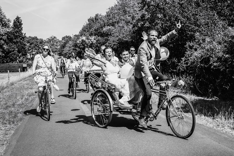 Fotógrafo de casamento Olga Artelshchikova (olgaarte). Foto de 3 de novembro 2020