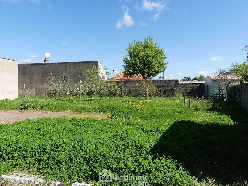 Vente terrain  690 m² à Saint-Vincent-sur-Jard (85520), 183 000 €