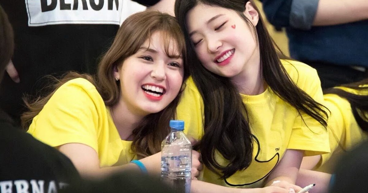 Chaeyeon and Somi Reunite After I.O.I's Disbandment - Koreaboo