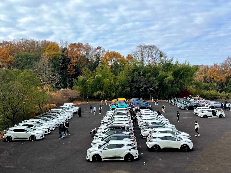 C-HRのGRスポーツ・オフ会・ナイトモード・リフトアップ・OZレーシングに関するカスタム事例の投稿画像3枚目