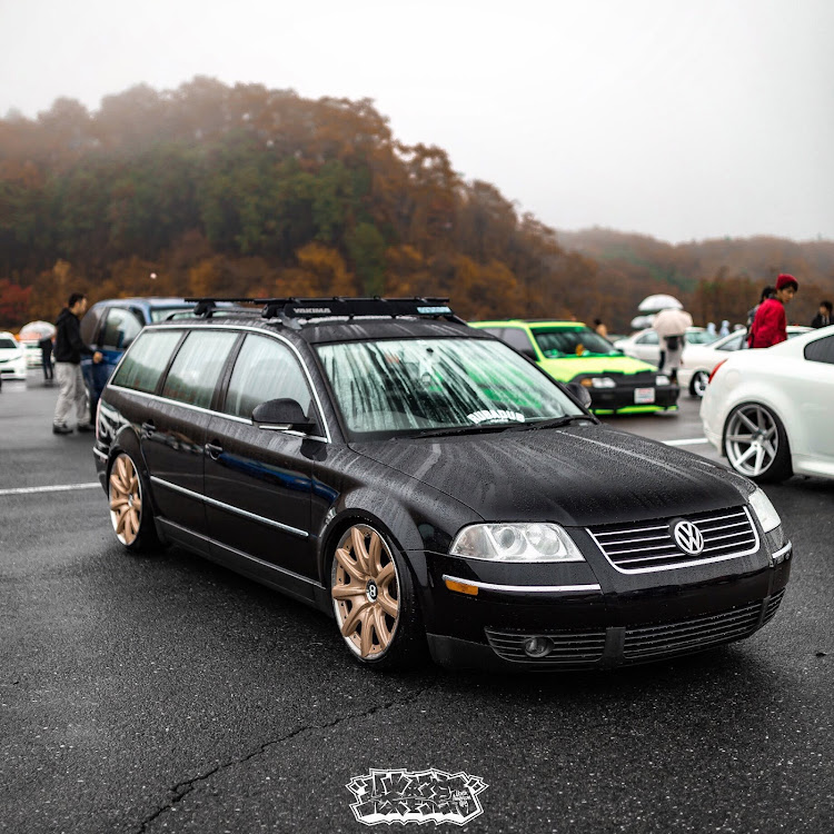 パサート ワゴンの北米野郎・北米野郎9・北毛野郎・bentleywheels・genuinewheelsに関するカスタム事例の投稿画像2枚目