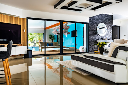 Maison avec piscine et jardin 1