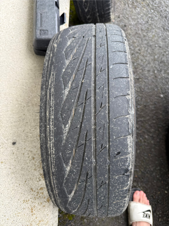 アルトワークスのDIY・違法改造車取り締まり月間・ホイール交換に関するカスタム事例の投稿画像3枚目