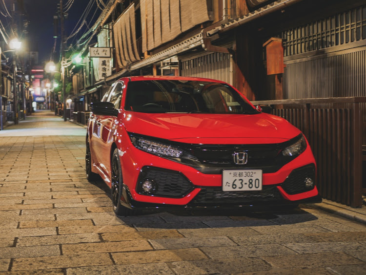 シビック(欧州HB)の無限MUGEN・シビック・シビックハッチバック・fk7・無限に関するカスタム事例の投稿画像1枚目