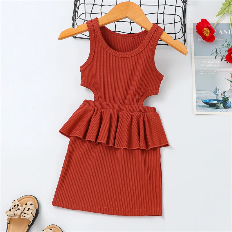 Robe simple couleur unie pour mettre en valeur les hanches et la taille, idéale pour un look élégant et moderne, parfaite pour toutes les occasions.