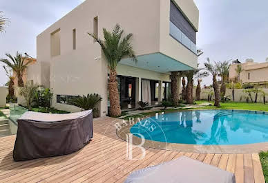 Villa with pool 9