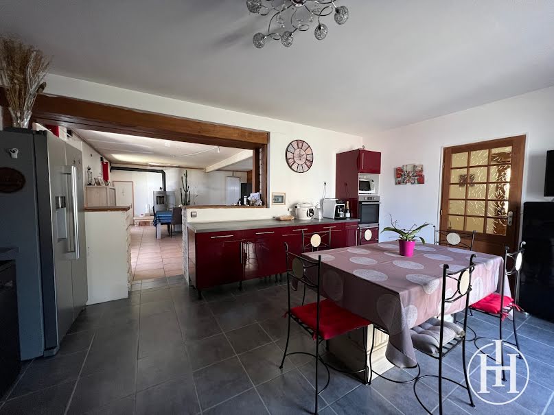 Vente maison 8 pièces 203.77 m² à Treignat (03380), 249 000 €