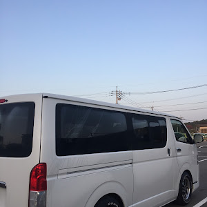 ハイエースバン TRH200V