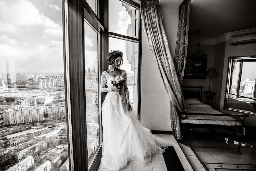 Fotógrafo de casamento Tanya Bogdan (tbogdan). Foto de 31 de março 2016