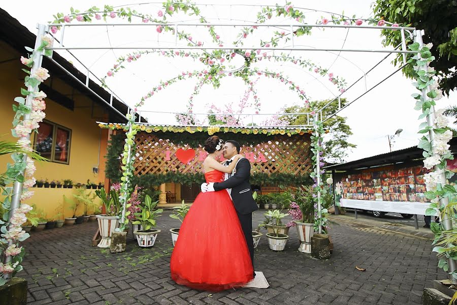 Hochzeitsfotograf Rayneld Risky Sumendap (rayneldrisky). Foto vom 6. Juni 2020