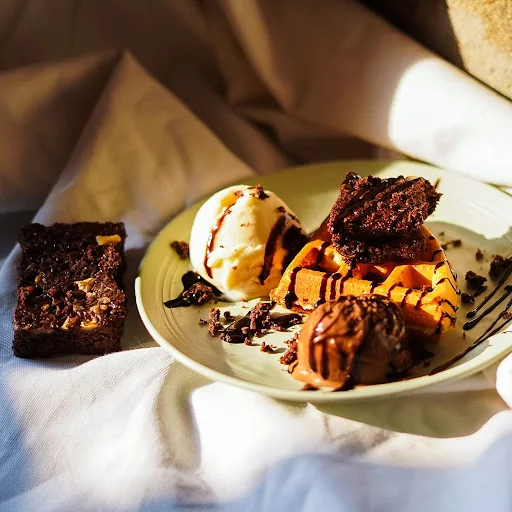 Sizzling Brownie Waffle