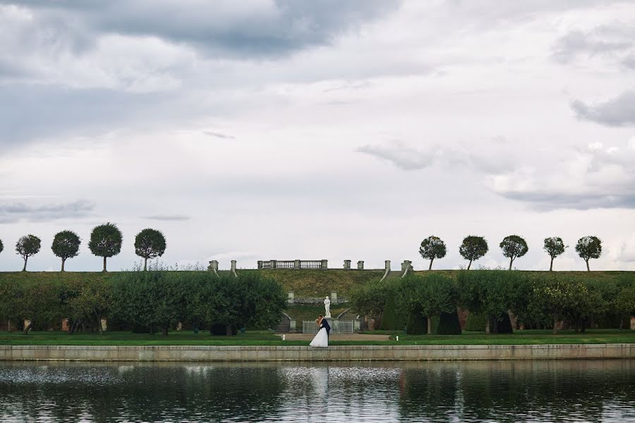 Fotógrafo de casamento Aleksandr Rassvetaev (spray). Foto de 6 de novembro 2015