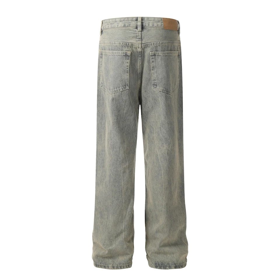 Street Simplicity Washed Old Ins Denim broek. Deze jeans biedt een casual en comfortabele pasvorm met een vintage uitstraling, ideaal voor dagelijks gebruik.